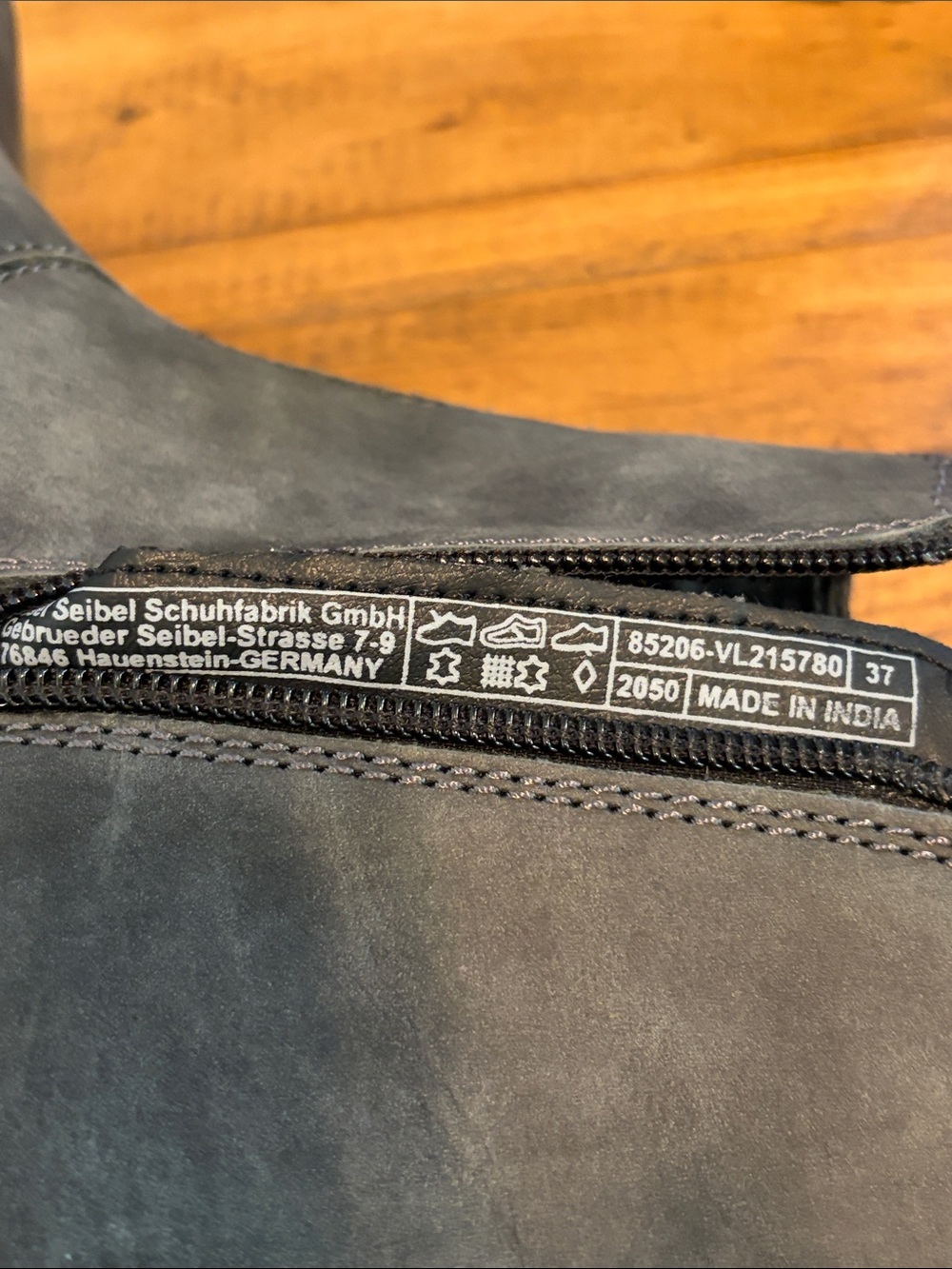 Josef Seibel Gray Chelsea Boots 37EU - Picture 8 of 8